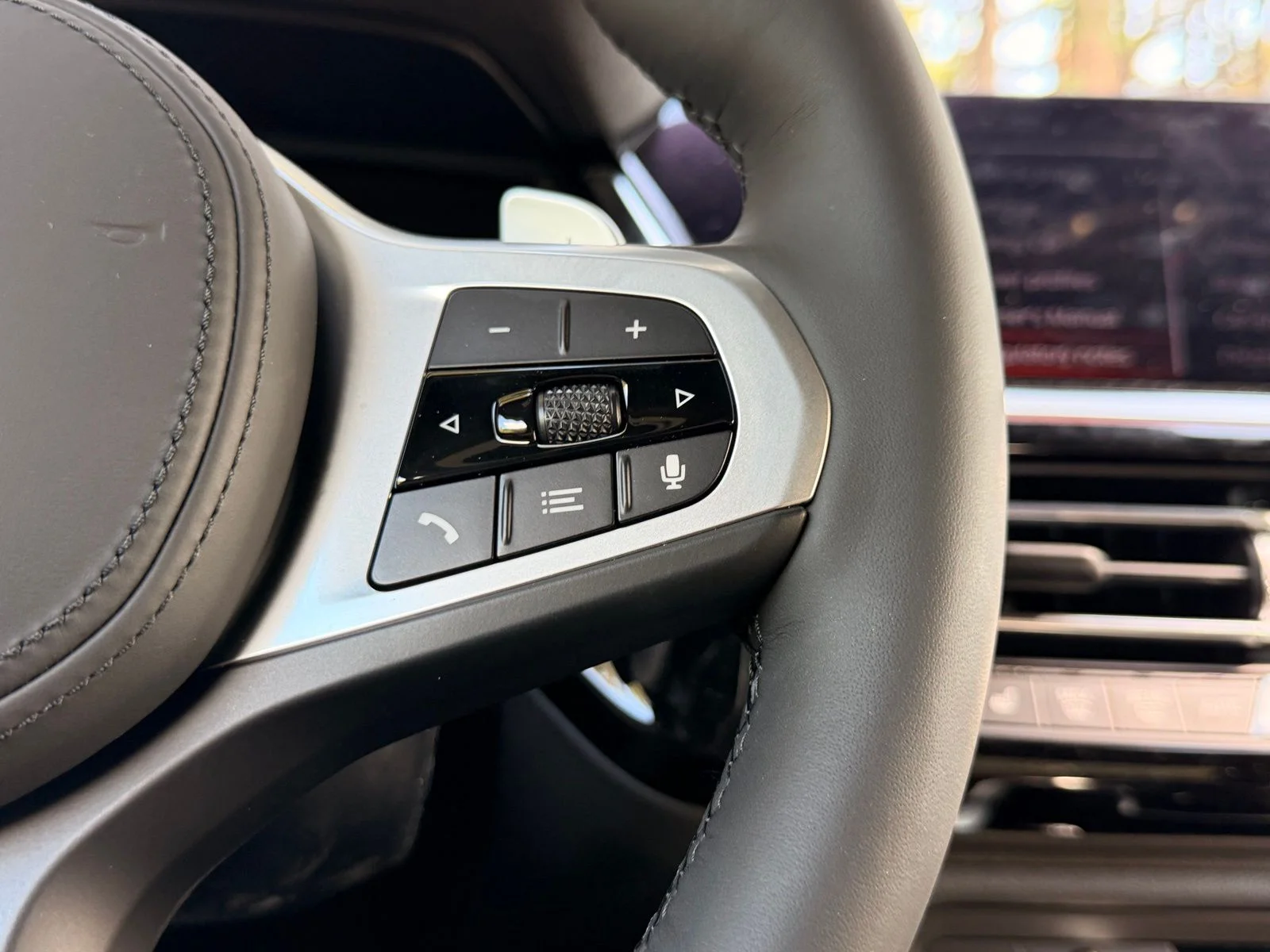 New 2026 Alpine White BMW sDrive30i image 18