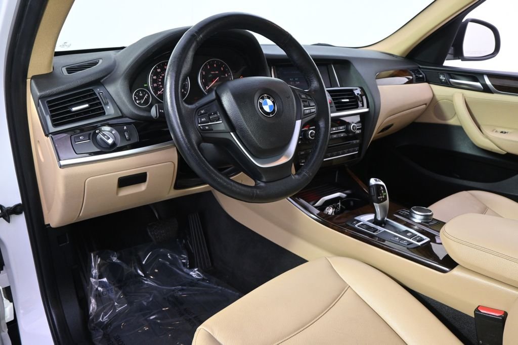 Used 2017 White Metallic BMW xDrive28i image 12