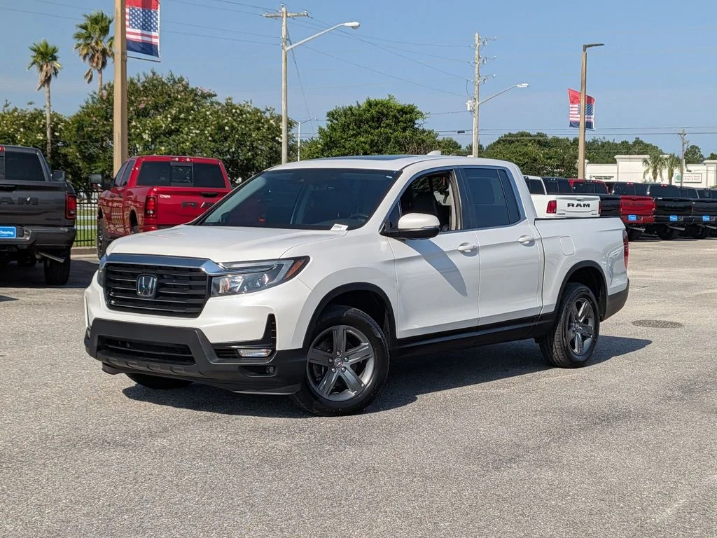 Used 2023 White Honda RTL image 1
