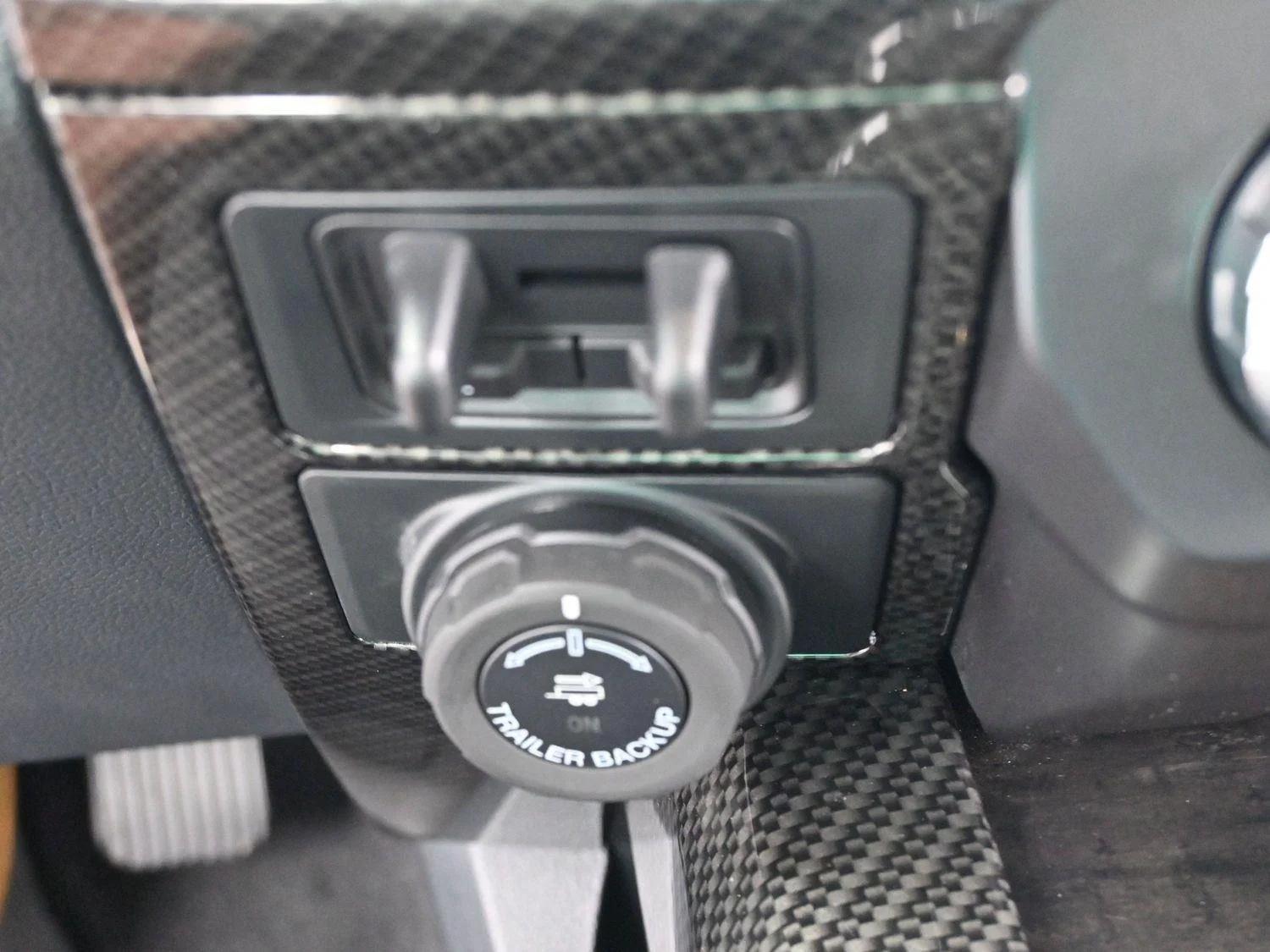 Used 2022 White Ford XL image 25