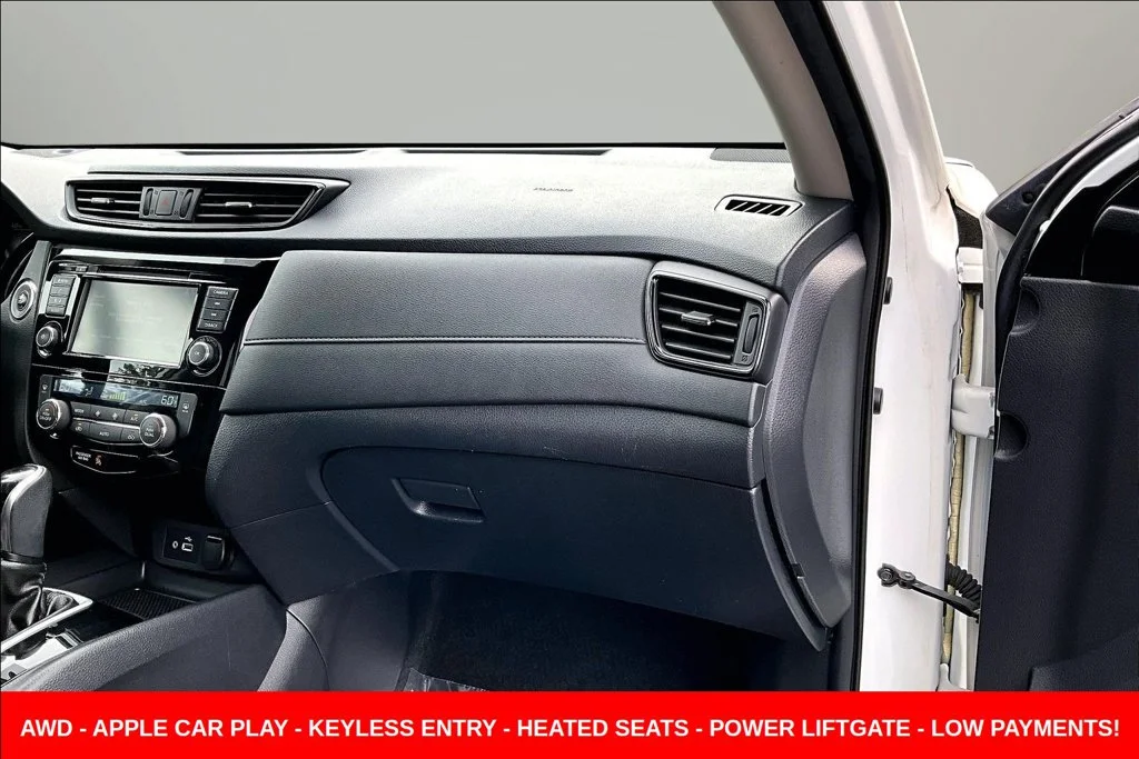 Used 2019 White Nissan SV image 32
