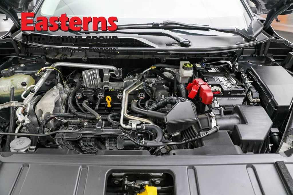 Used 2021 Gray Nissan S image 7