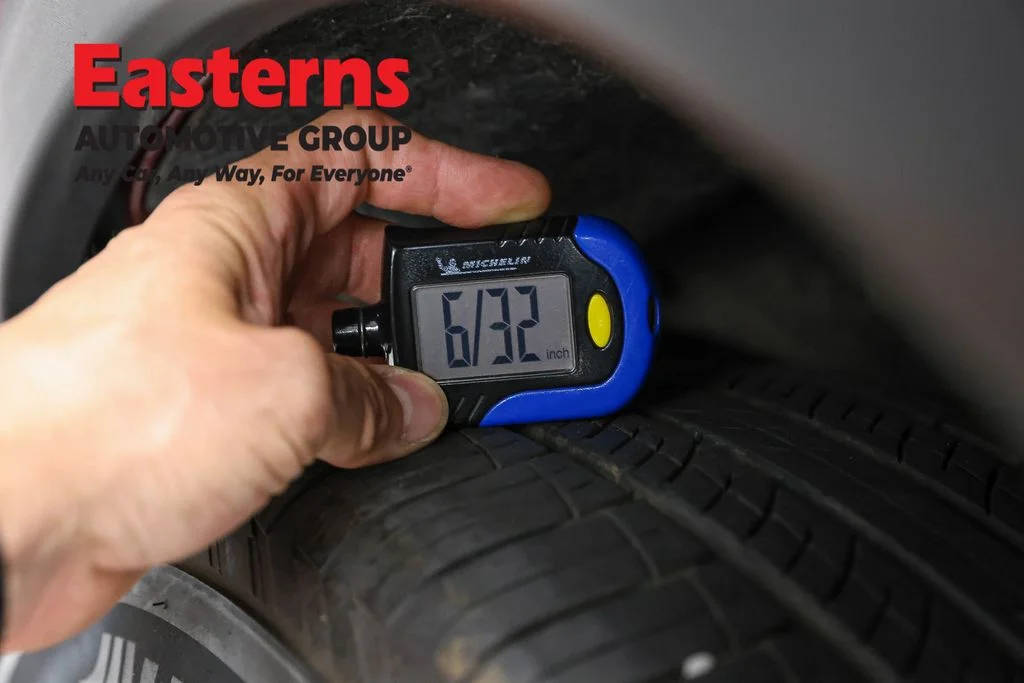 Used 2023 Red Nissan SV image 26