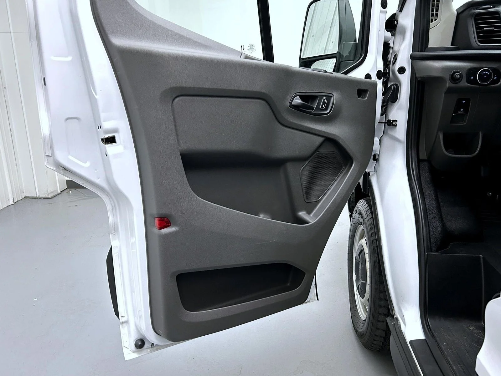 Used 2025 White Ford Base image 9
