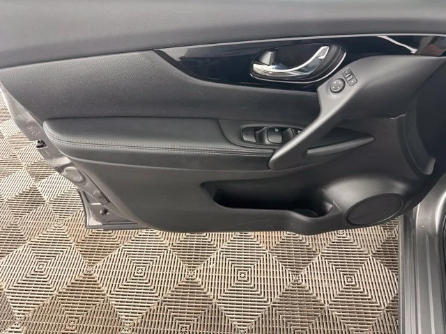 Used 2020 Gray Nissan SV image 22