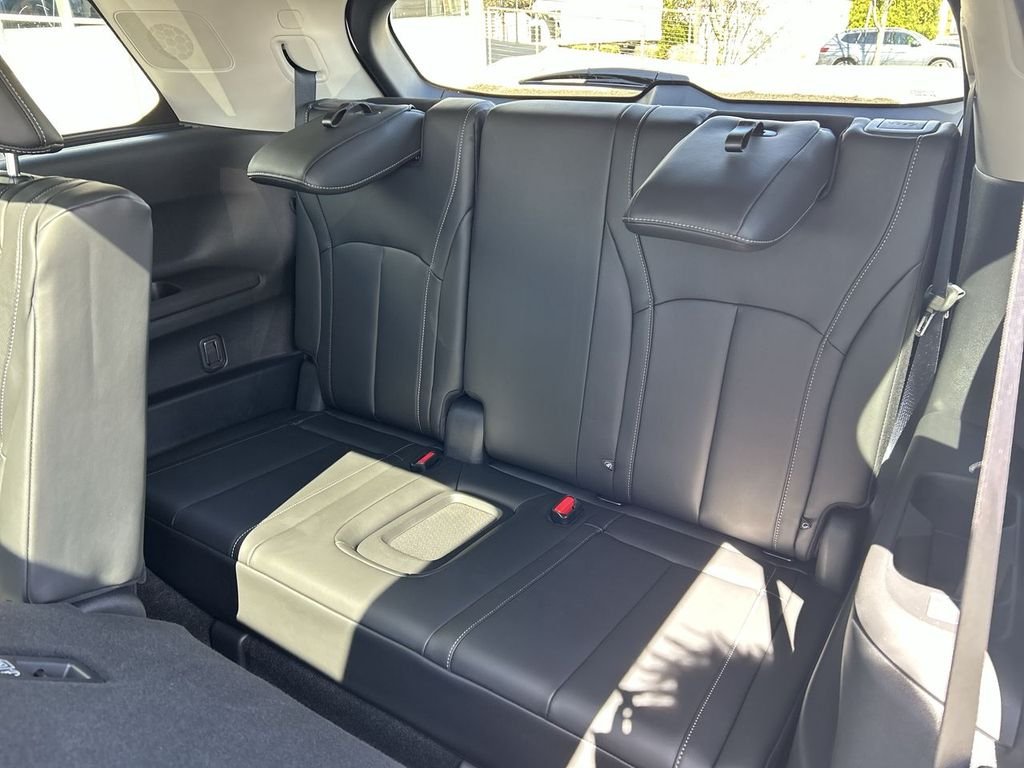 Certified Used 2026 White INFINITI LUXE image 24