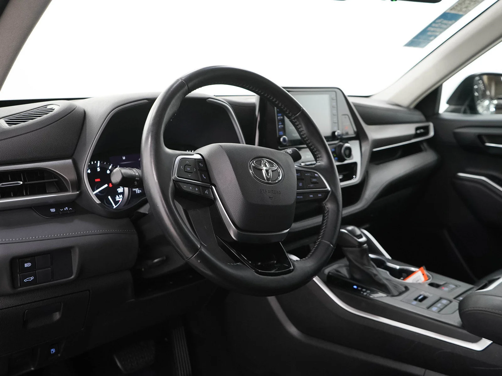 Used 2021 Celestial Silver Metallic Toyota XLE image 26