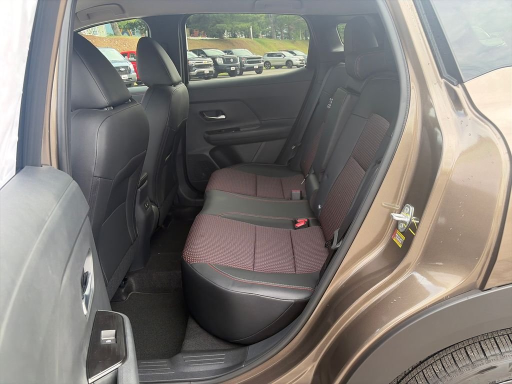 New 2026 Canyon Bronze Metallic Nissan SR image 24