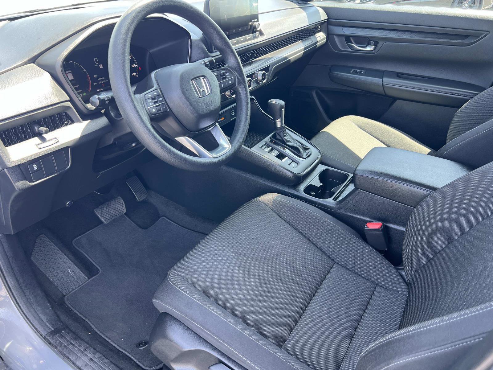 2025 Honda CR-V LX - Photo 34