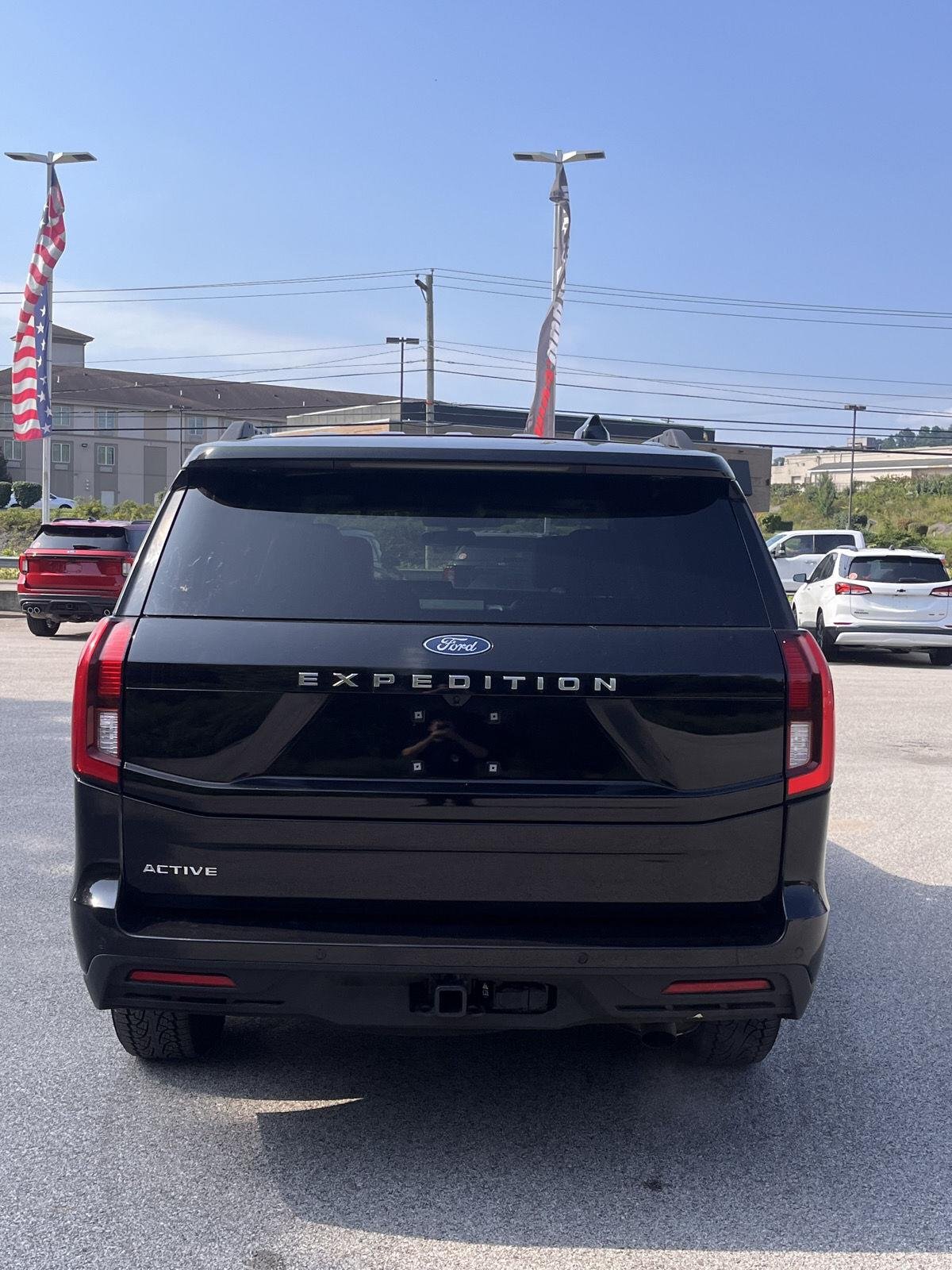 Used 2025 Agate Black Ford Active image 5