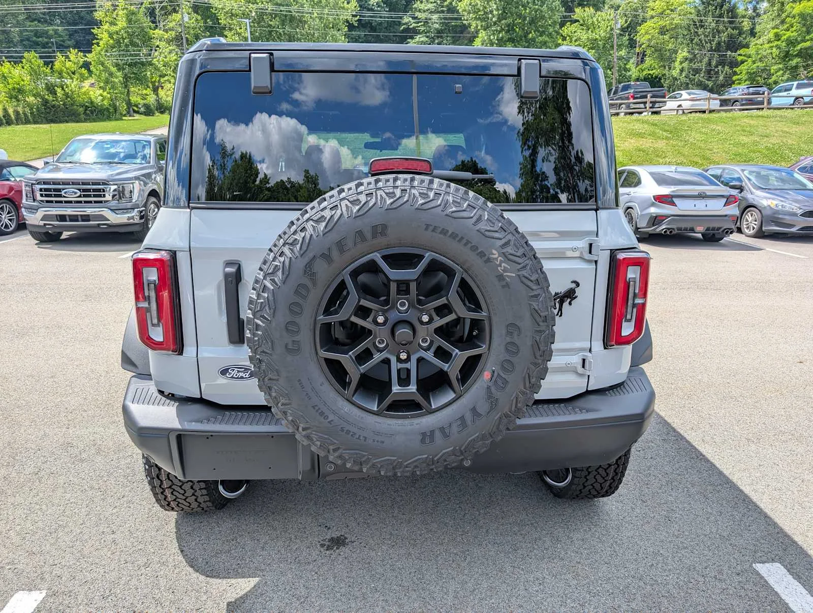 New 2026 Avalanche Gray Ford Badlands® image 8