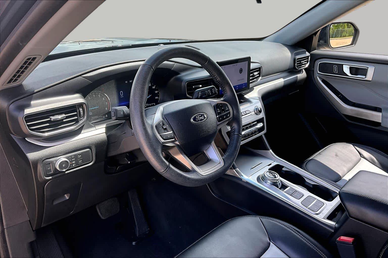 Used 2022 Stone Blue Metallic Ford XLT image 17