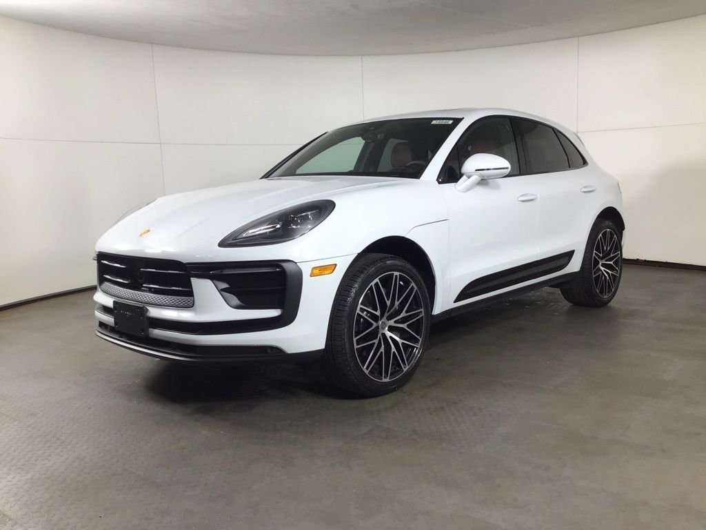 2026 Porsche Macan -'s photo