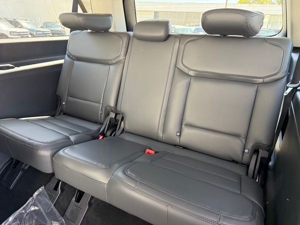 New 2027 Star White Metallic Tri-Coat Ford MAX Active image 8