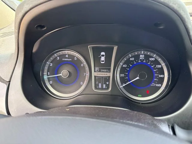 Used 2013 Brown Hyundai Base image 35