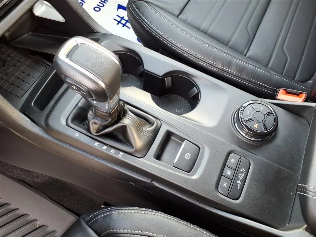 New 2025 Oxford White Ford LARIAT® image 23