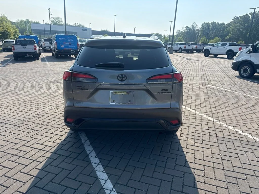 Used 2025  Toyota Hybrid XSE image 5