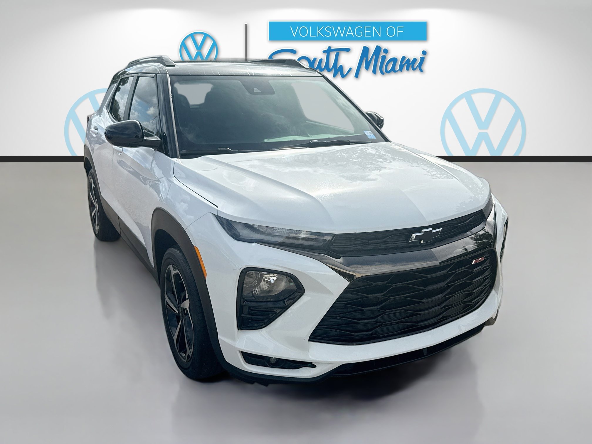 Used 2022 Summit White Chevrolet RS image 1