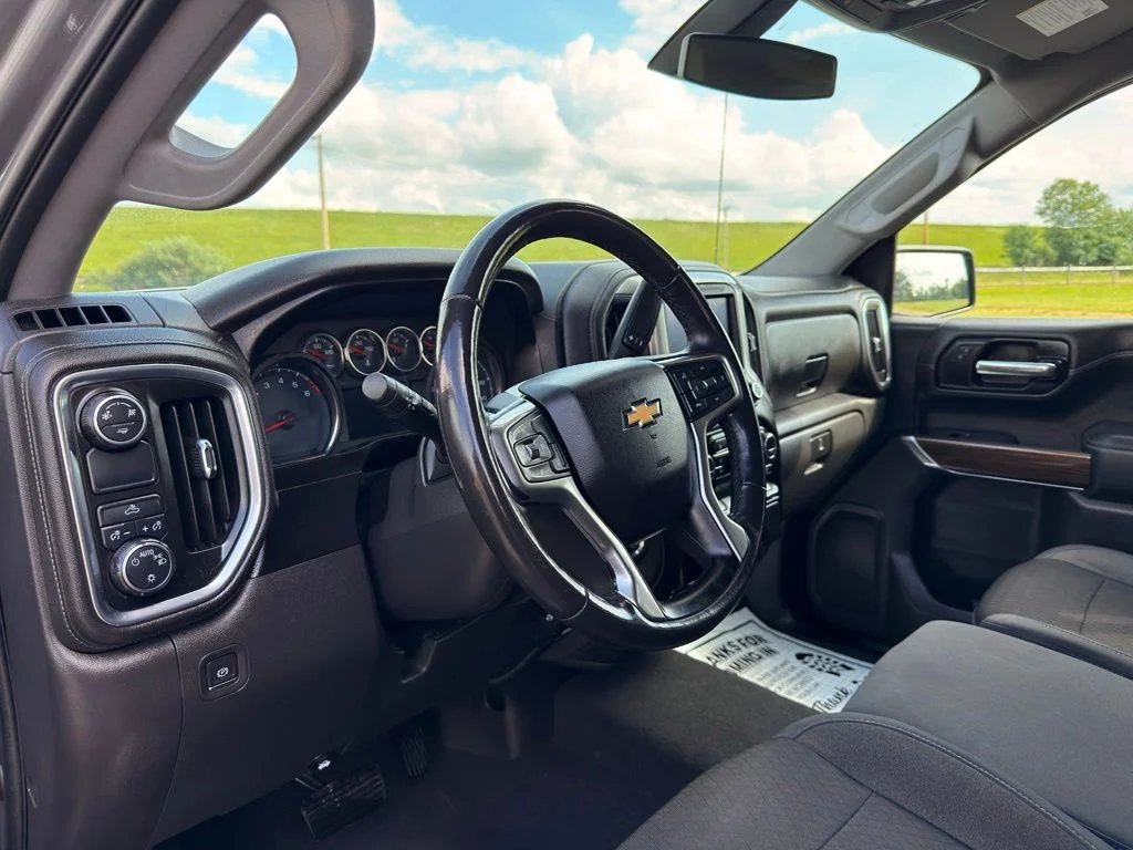 Used 2019 Gray Chevrolet LT image 21