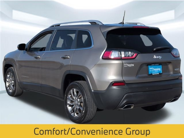 Used 2021 Light Brownstone Pearlcoat Jeep Latitude Lux image 4