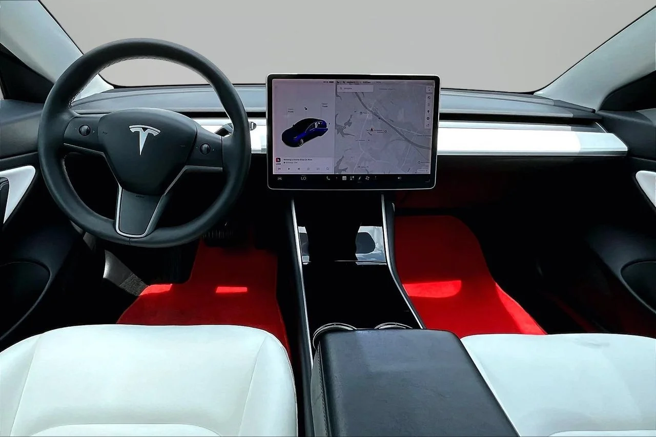 Used 2019  Tesla Long Range image 14