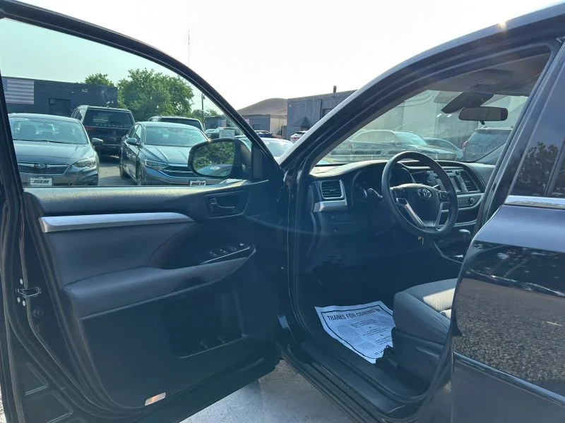 Used 2018 Black Toyota LE Sport Utility 4D image 40