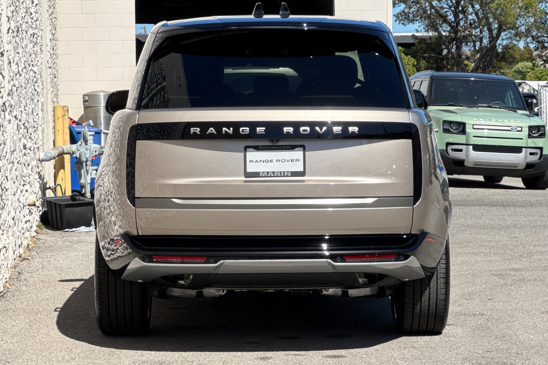 New 2026 Batumi Gold Land Rover SE image 7