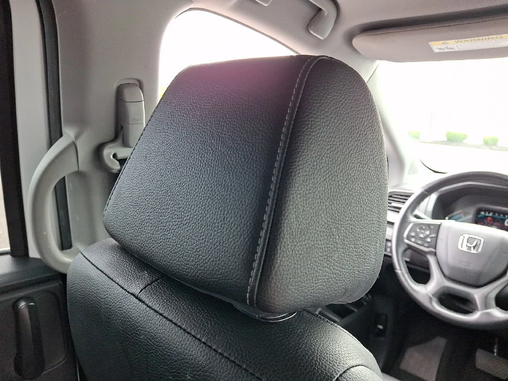 Used 2023 White Honda EX-L image 14