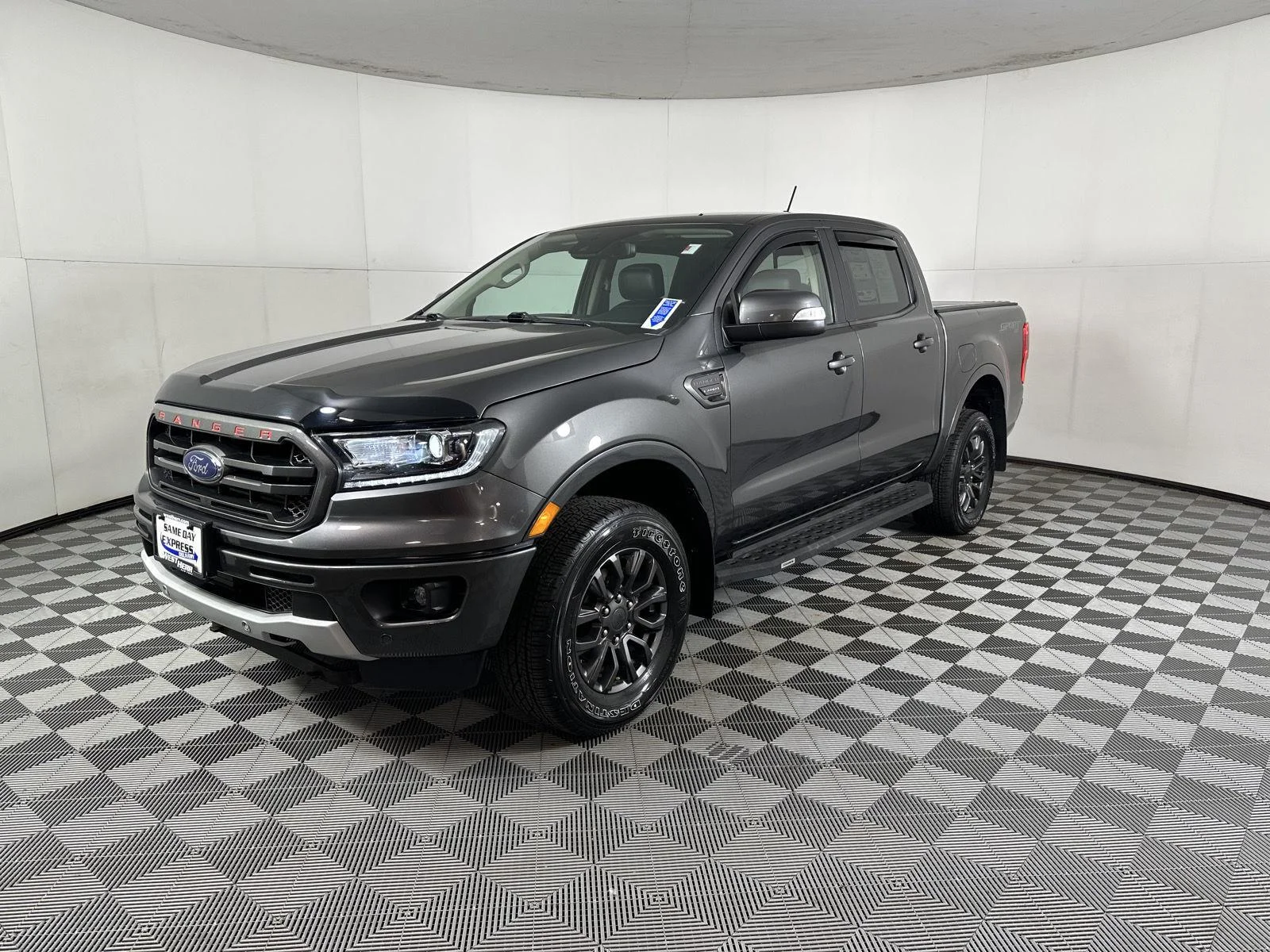 Used 2019 Magnetic Ford LARIAT image 19
