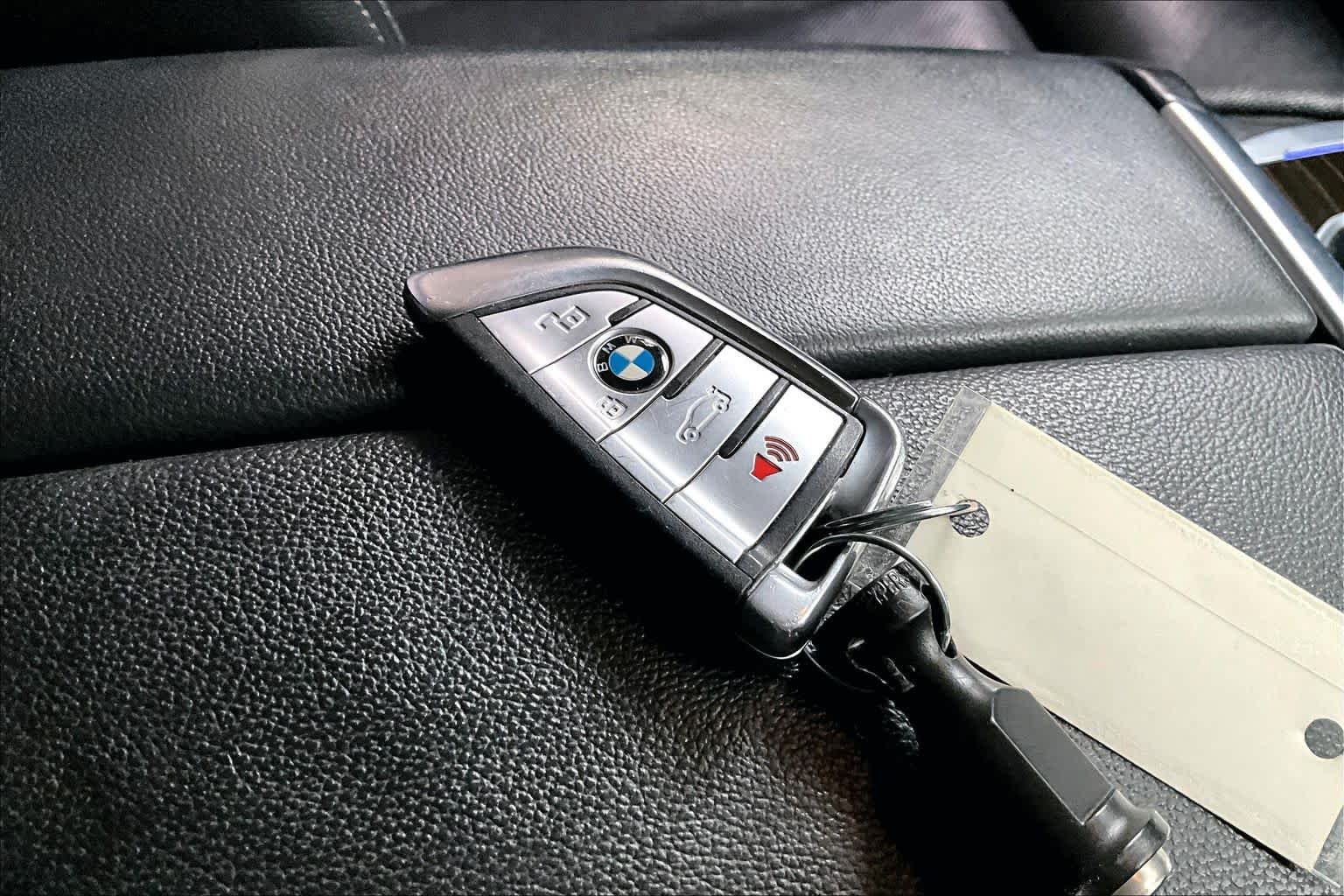 Used 2020 Mineral White Metallic BMW xDrive40i image 14