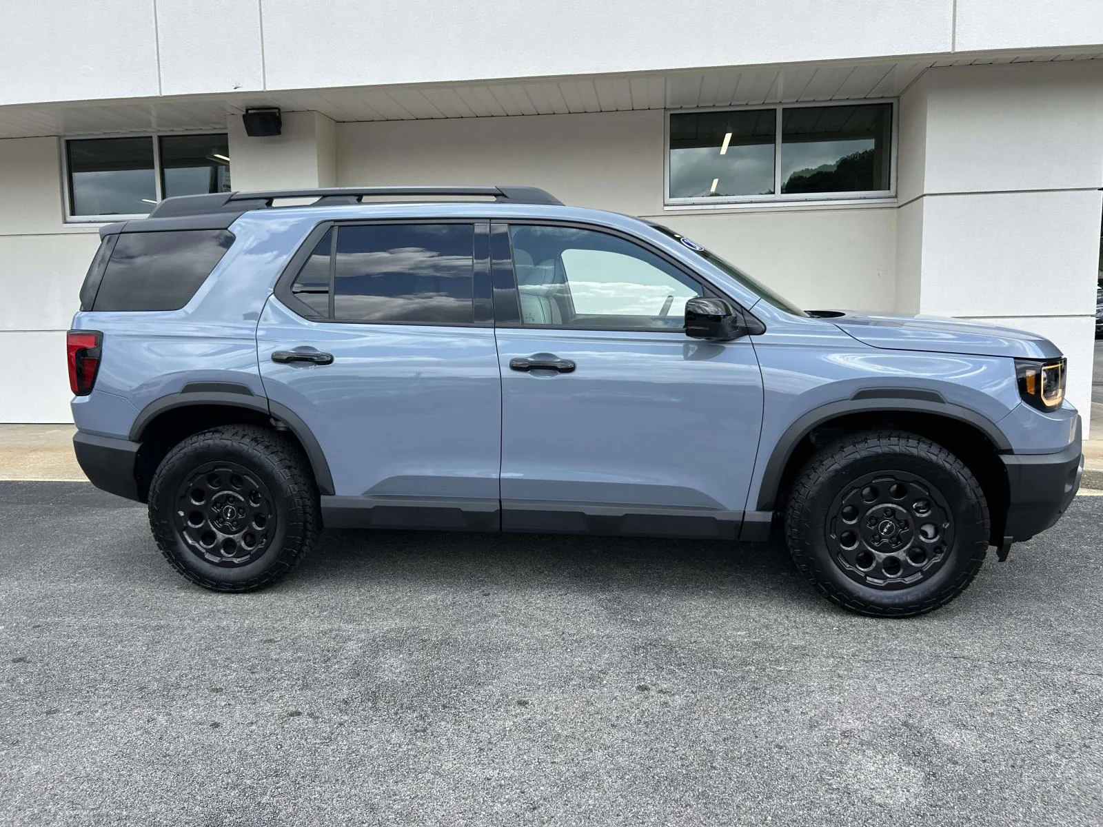 Used 2026 Gray Honda TrailSport Elite Blackout AWD image 2