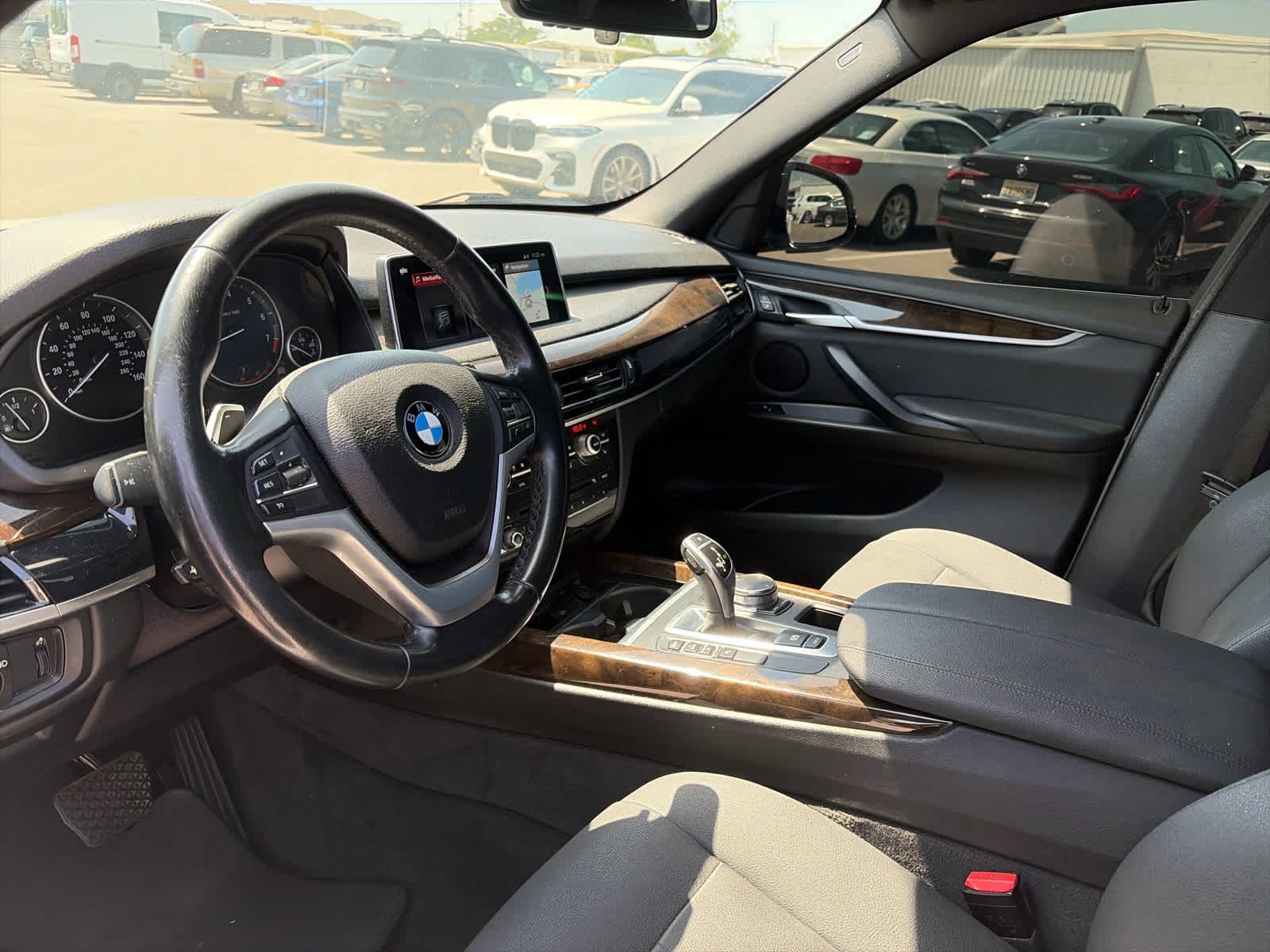 Used 2018 Alpine White BMW sDrive35i image 7
