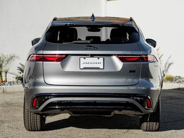 New 2026 Eiger Grey JAGUAR P250 R-DYNAMIC S image 8