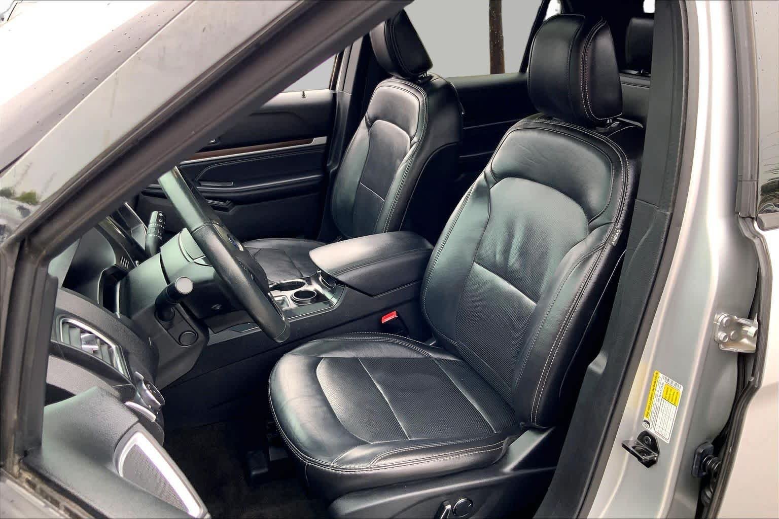 Used 2018 Ingot Silver Ford Limited image 8