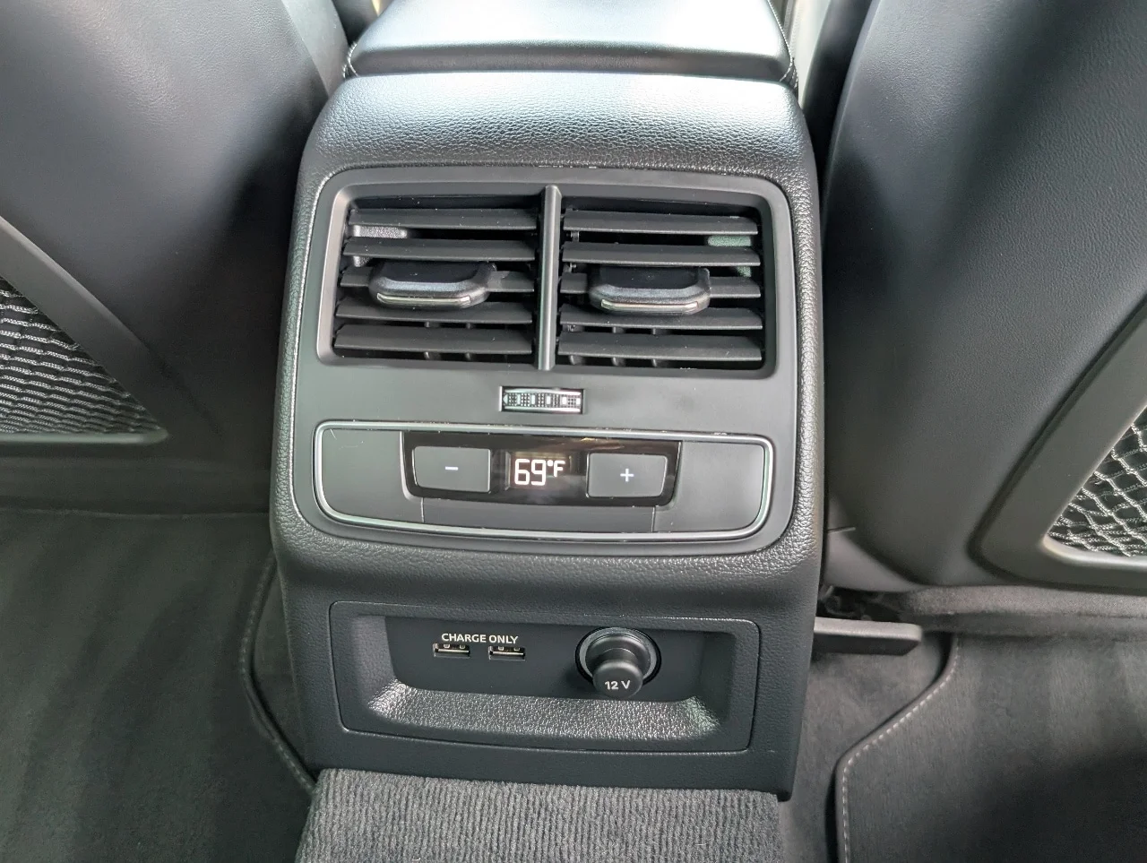 Used 2023 Mythos Black Metallic Audi Premium Plus image 9
