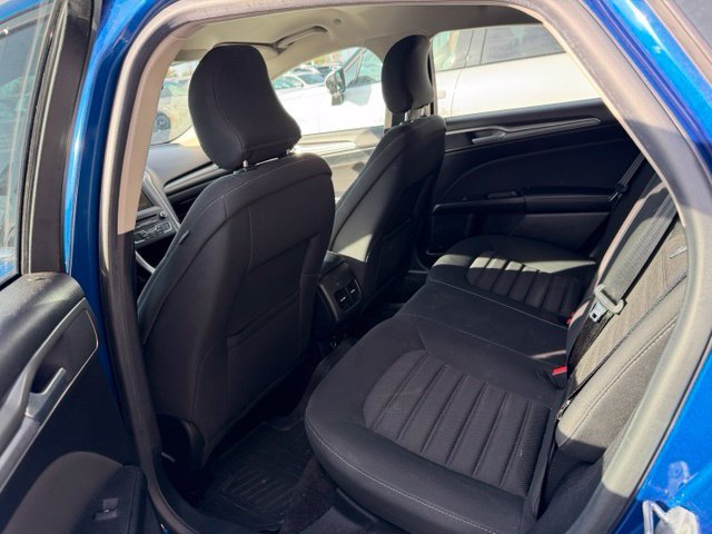Used 2018 Lightning Blue Ford SE image 7