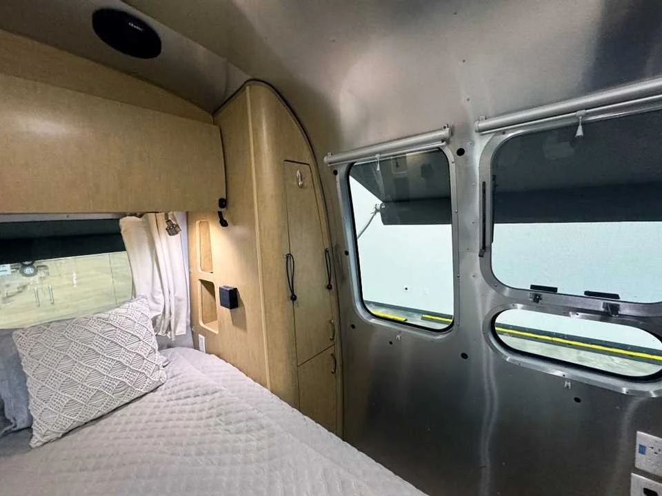 Used 2015  AIRSTREAM  image 22