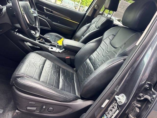 Used 2020 Gravity Grey Kia SX image 15
