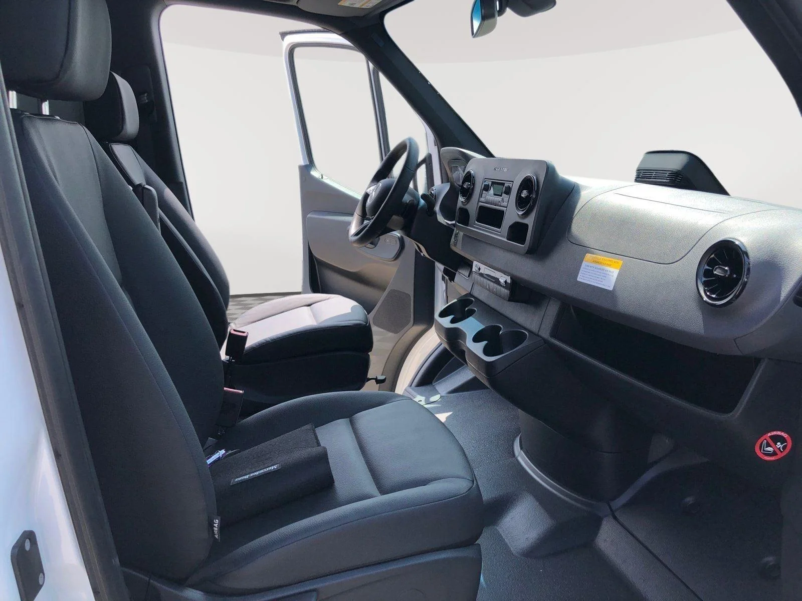New 2025 Arctic White Mercedes-Benz  image 32