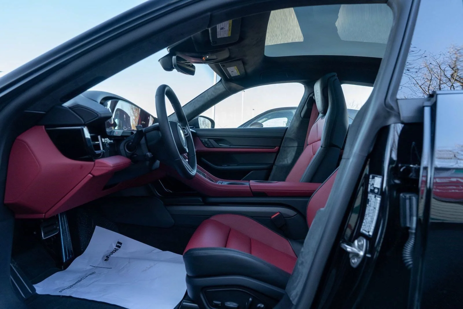 2026 Porsche Taycan GTS - Photo 25