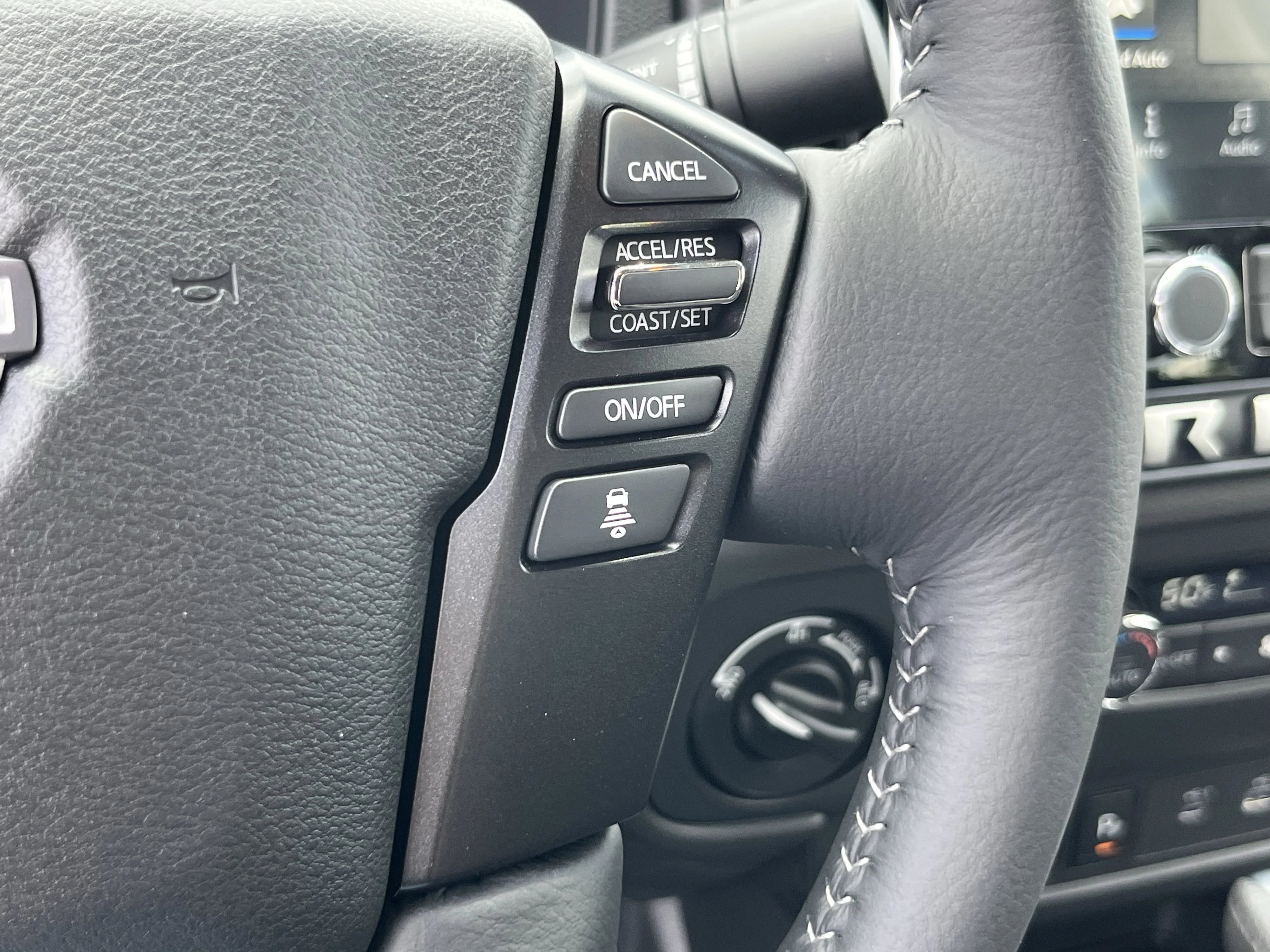New 2026 Glacier White Nissan Crew Cab SV image 25