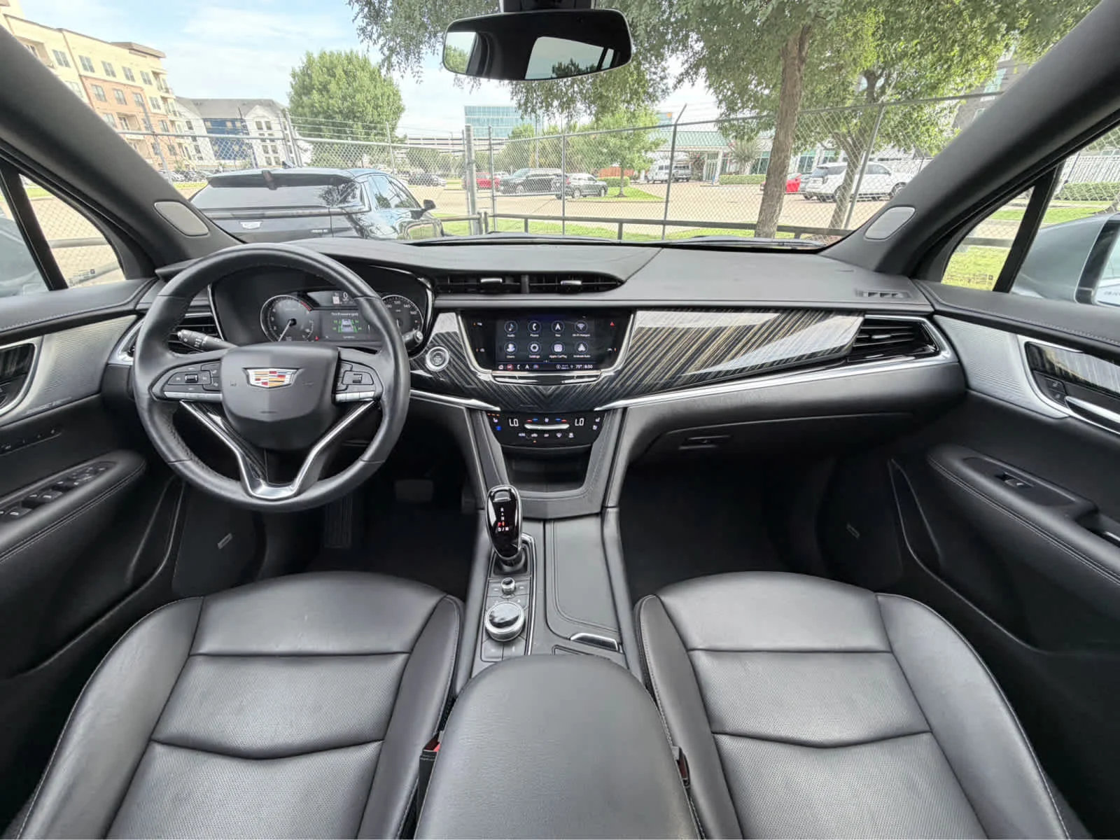 Used 2024 Argent Silver Metallic Cadillac Premium Luxury image 27