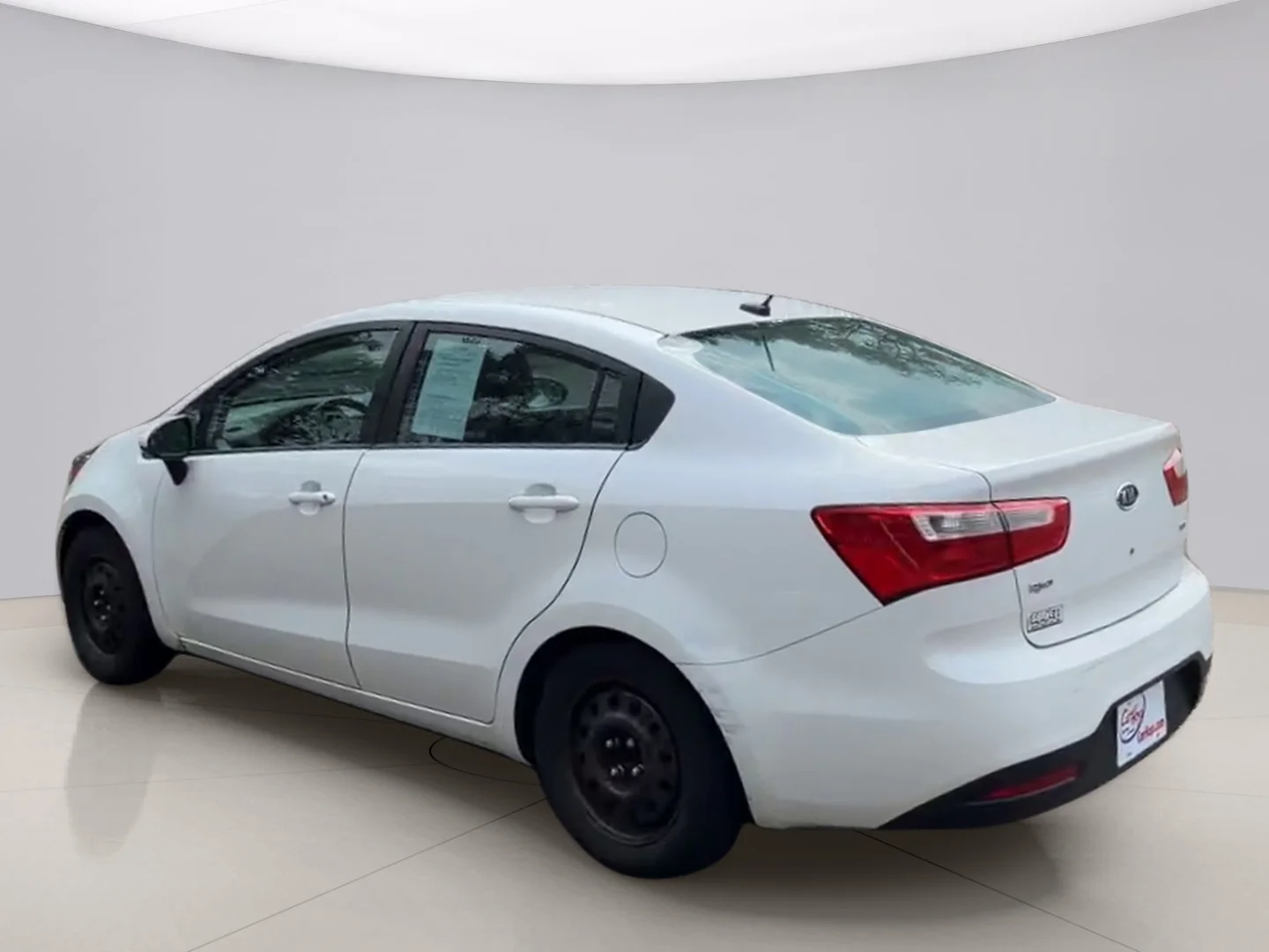 Used 2013 White Kia LX image 3