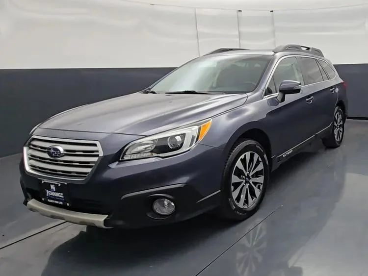 Used 2015  Subaru 3.6R Limited Wagon 4D image 9