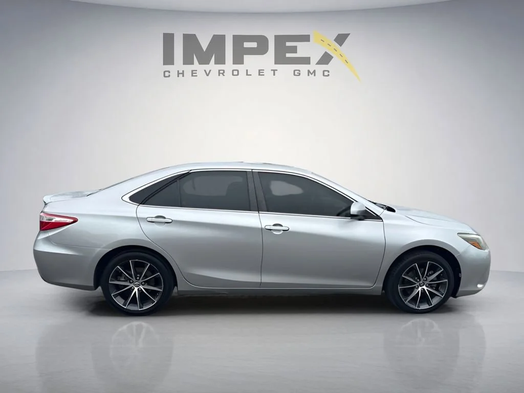 Used 2016  Toyota XSE image 6