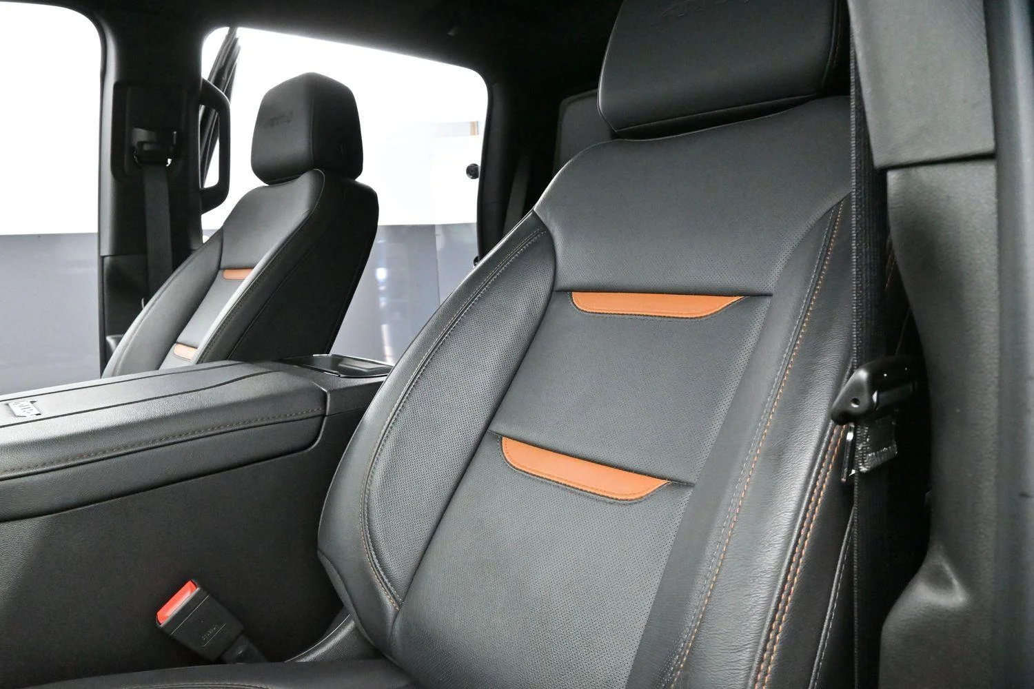 Used 2025 Onyx Black GMC AT4 image 15