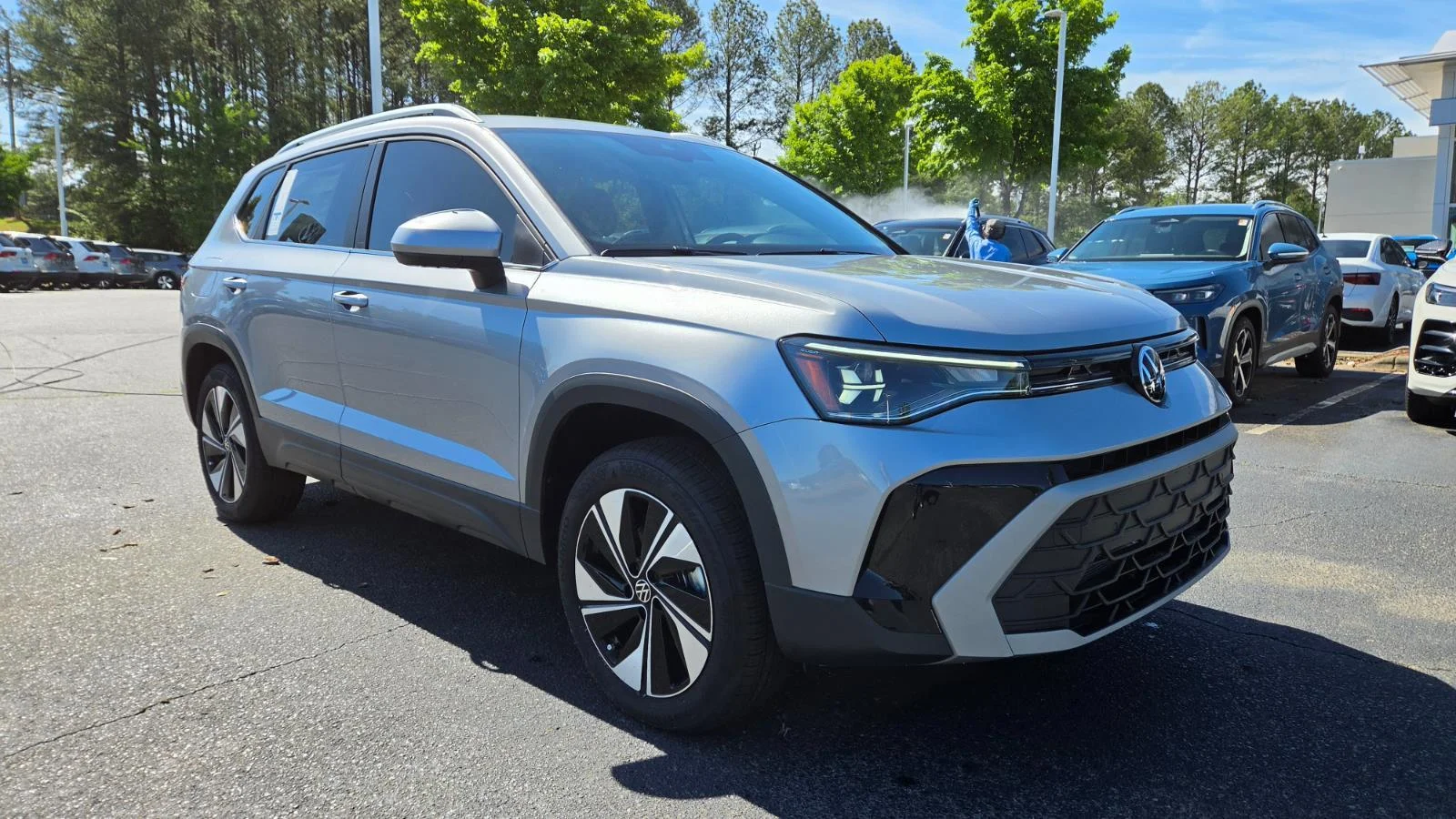 2025 Volkswagen Taos SE - Photo 7