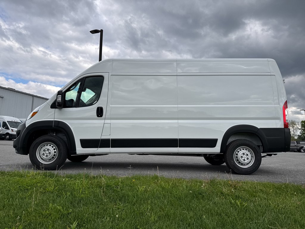 New 2026 Bright White Clear-Coat Exterior Paint RAM Tradesman image 17