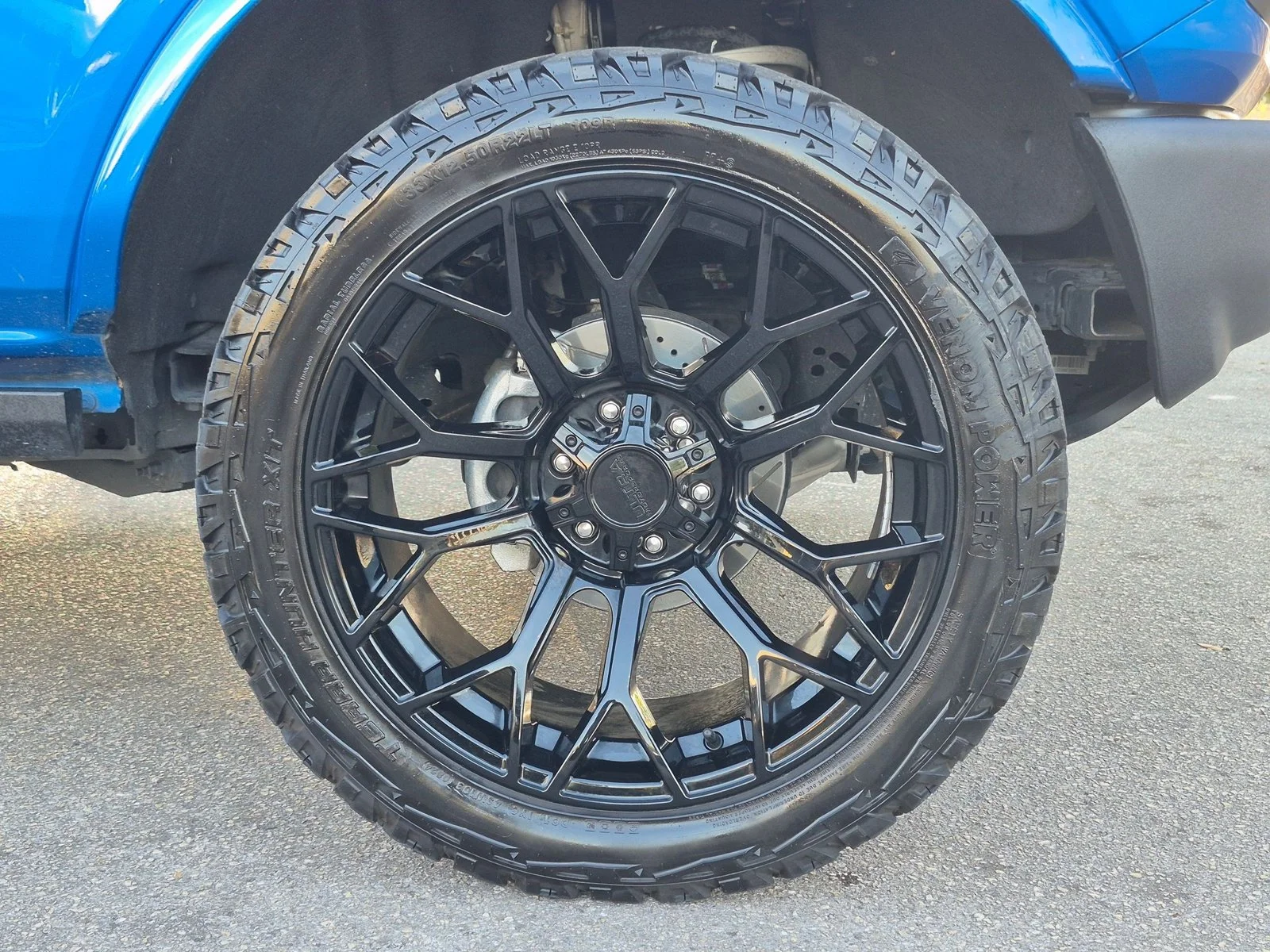Used 2022 Velocity Blue Metallic Ford Base image 22