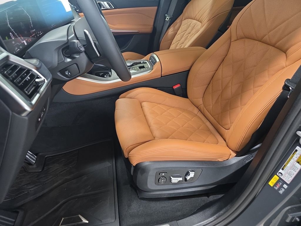 New 2026 Dravit Grey Metallic BMW xDrive50e image 12